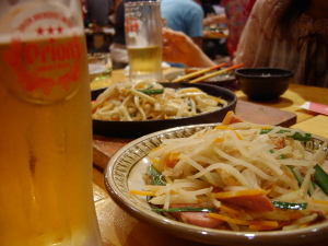 パパイヤチャンプル。ソーメンかぼちゃみたい。